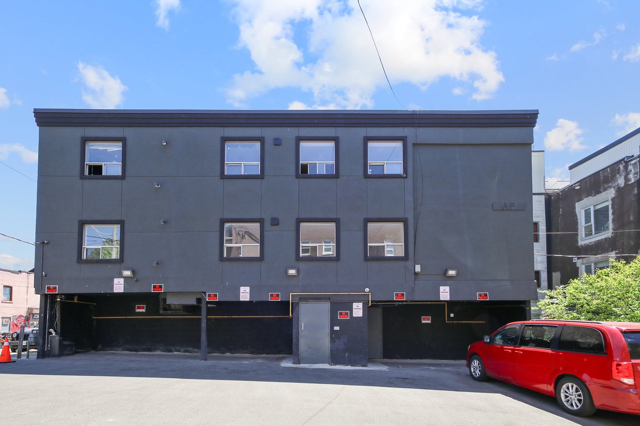 1328 Gerrard Street E Unit: 203