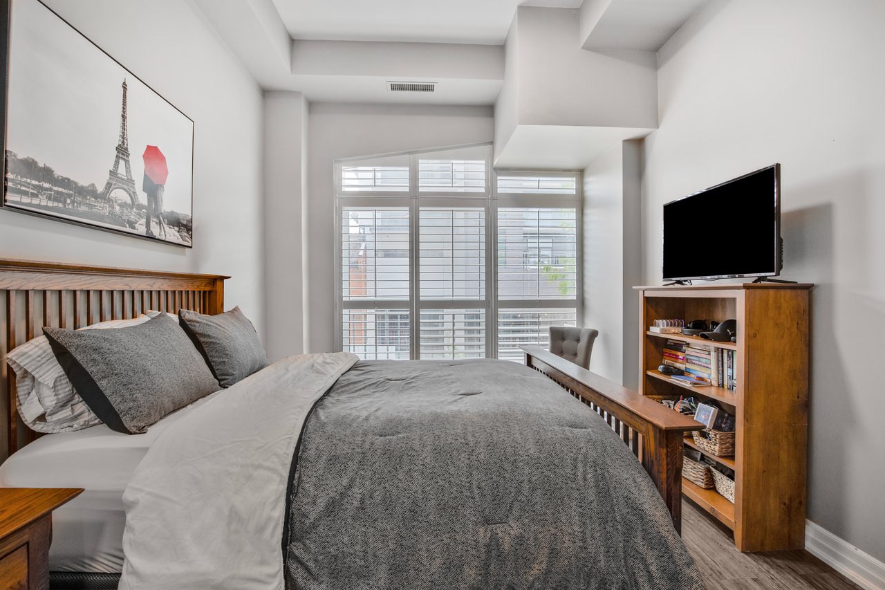 360 Pearl Street #201
