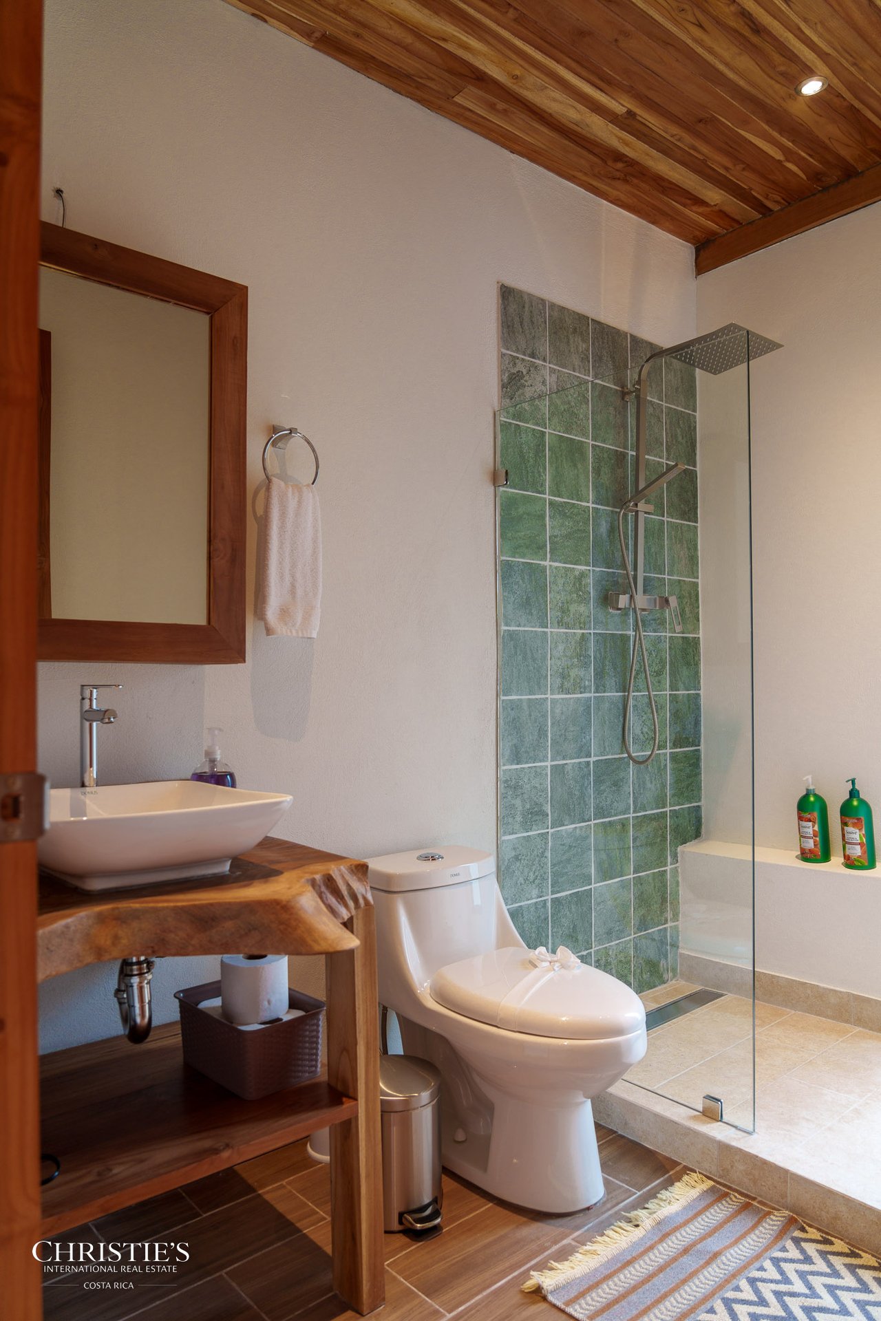Tropical Villas Estate: A Unique Opportunity with 4 Private Villas