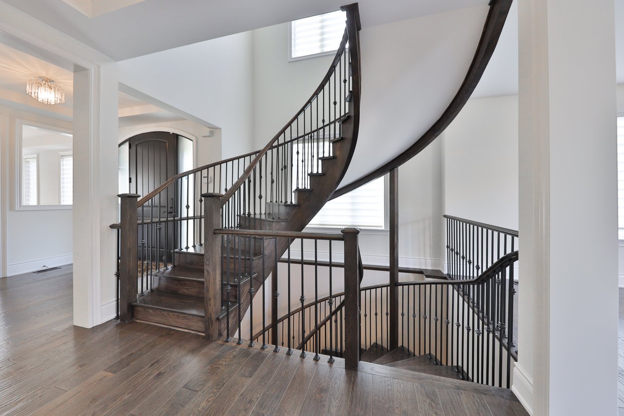 2163 Vineland Crescent, Oakville