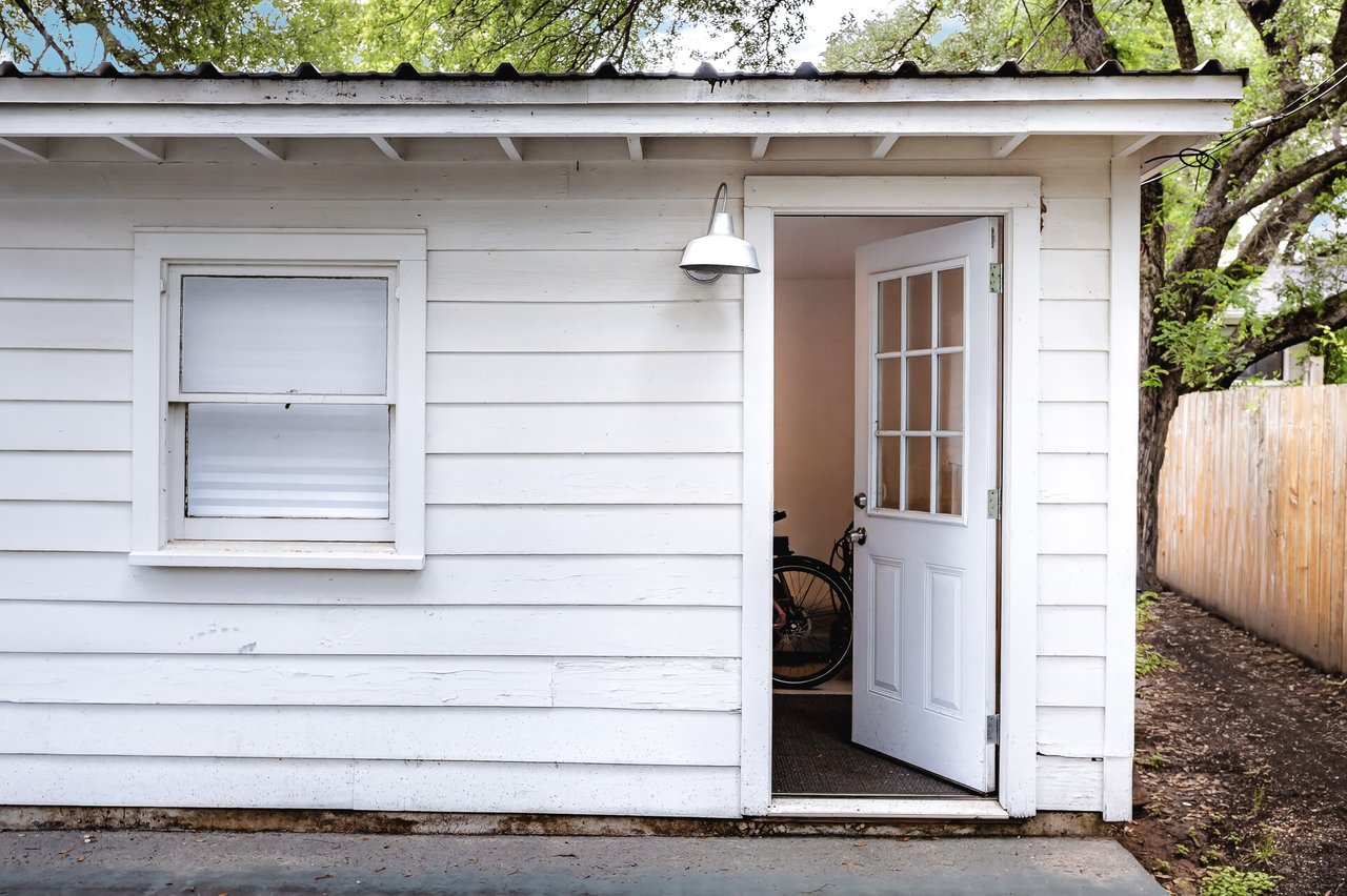 3207 Bridle Path