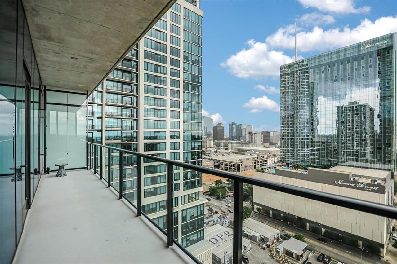 The Modern Residences: 610 Davis St. #2412
