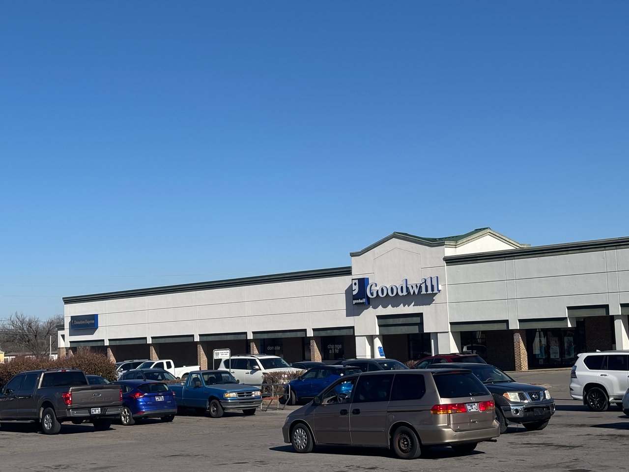 201-233 South Lowry Street