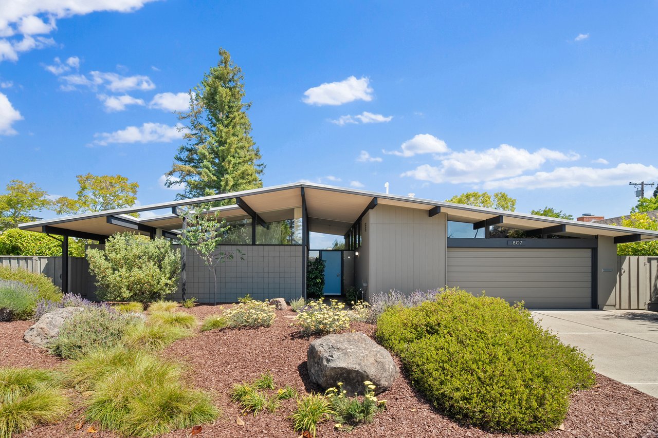 807 Blanchard WAY