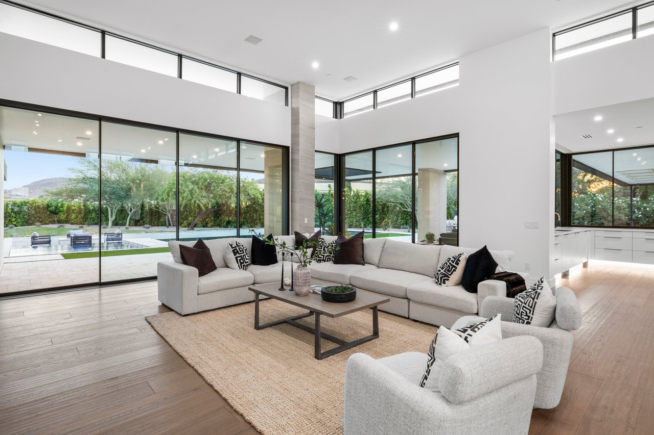 9012 N 53rd St, Paradise Valley, AZ 85253