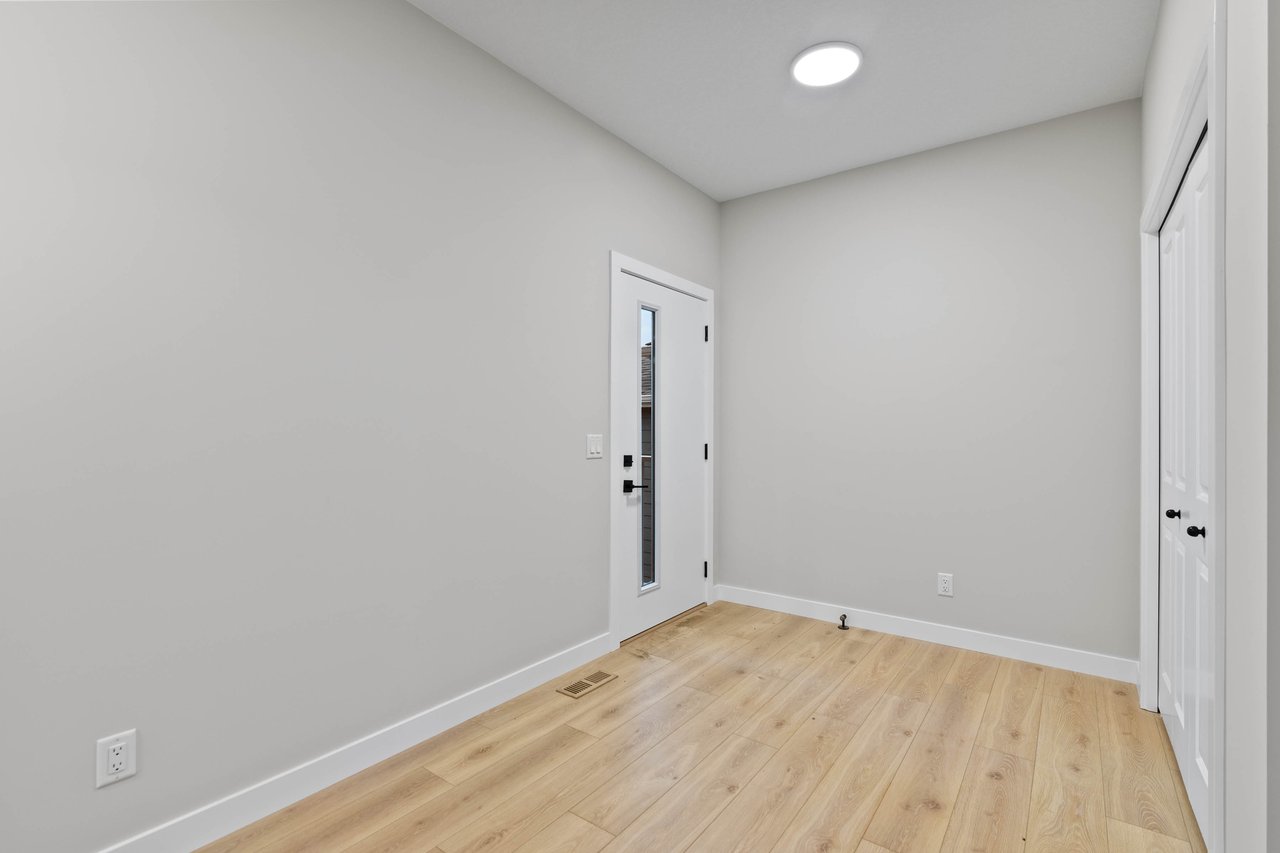 151 Belvedere Crescent SE