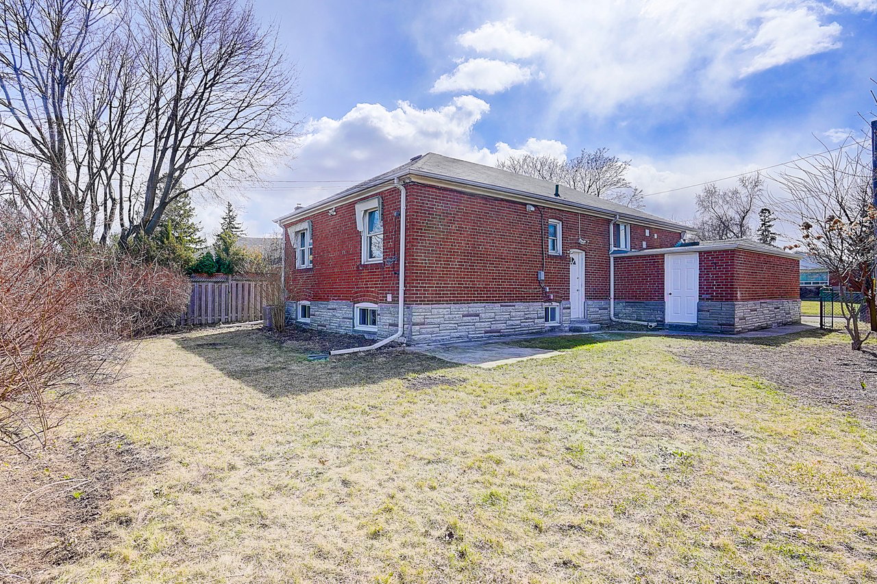 8 Bellvare Crescent, Toronto