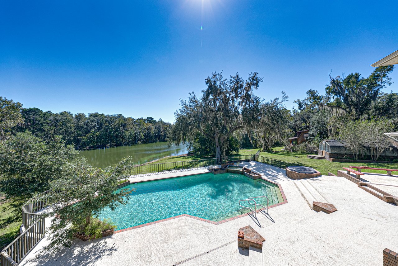 18728 LAKE IOLA RD