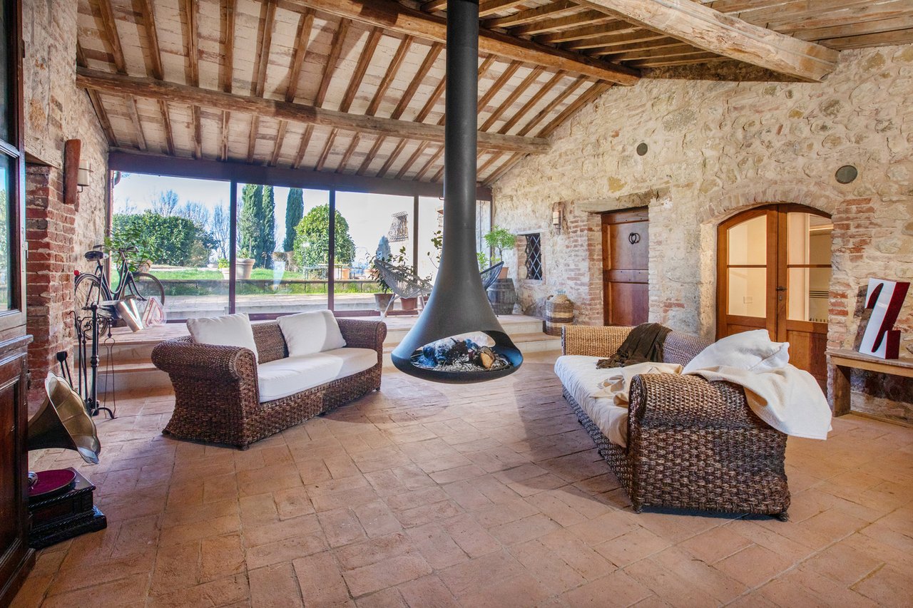 Country Luxury Home For Rent in Valdorcia