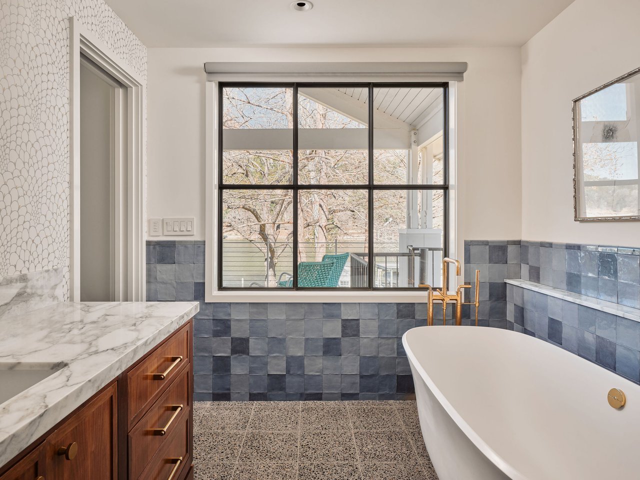 3016 Edgewater Drive