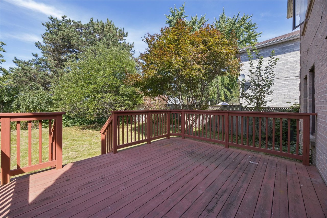 32 Valley Centre Drive