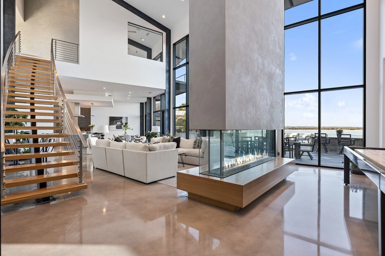 402 Lighthouse Drive