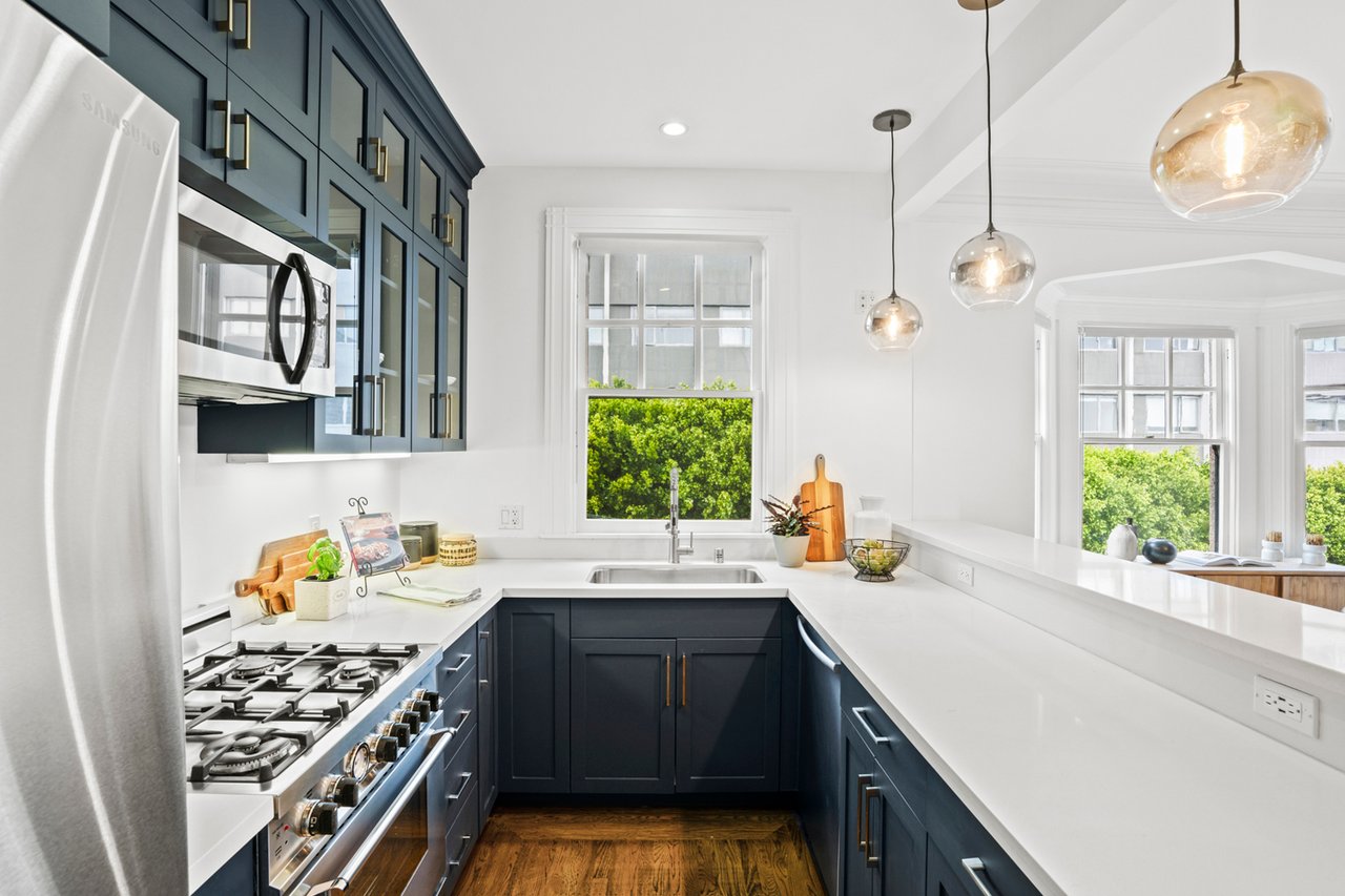  Top Floor Three Bedroom, Two Bath TIC at Franklin and Clay