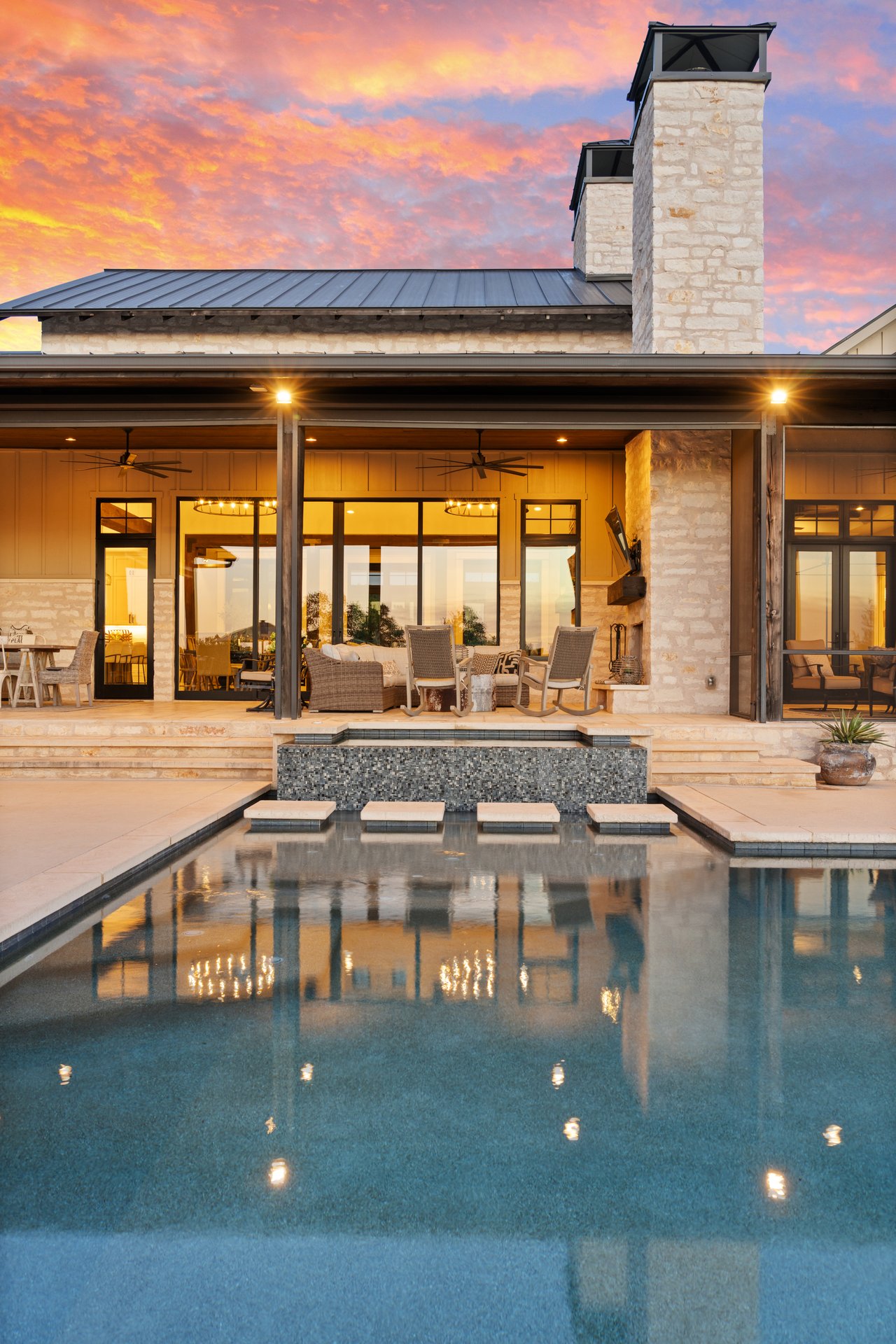 1457 Avenida High View