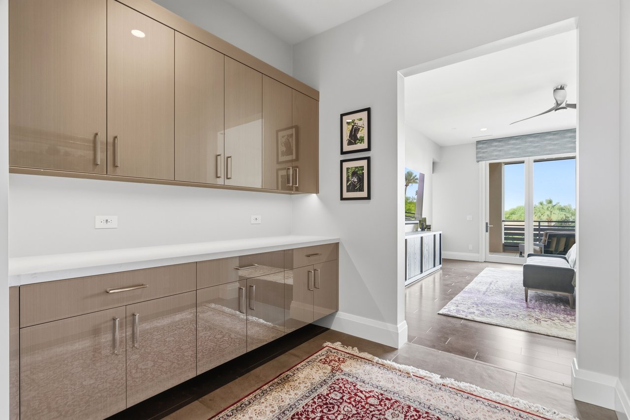 6180 N LAS BRISAS Drive