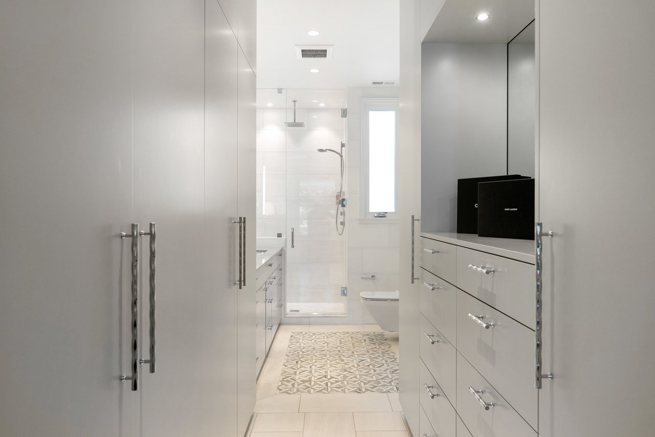 Stylishly Renovated & Palace-Adjacent