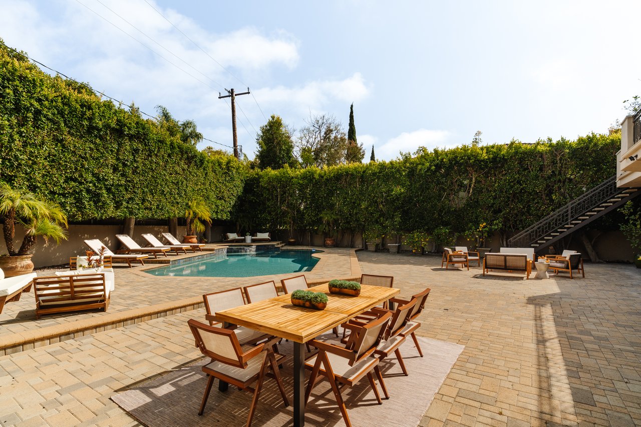 1202 San Vicente Blvd
