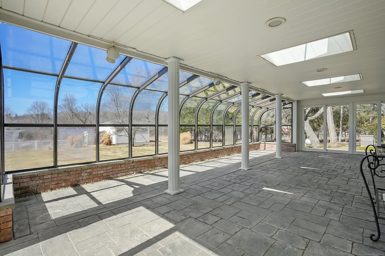 160 Old Hawleyville Rd