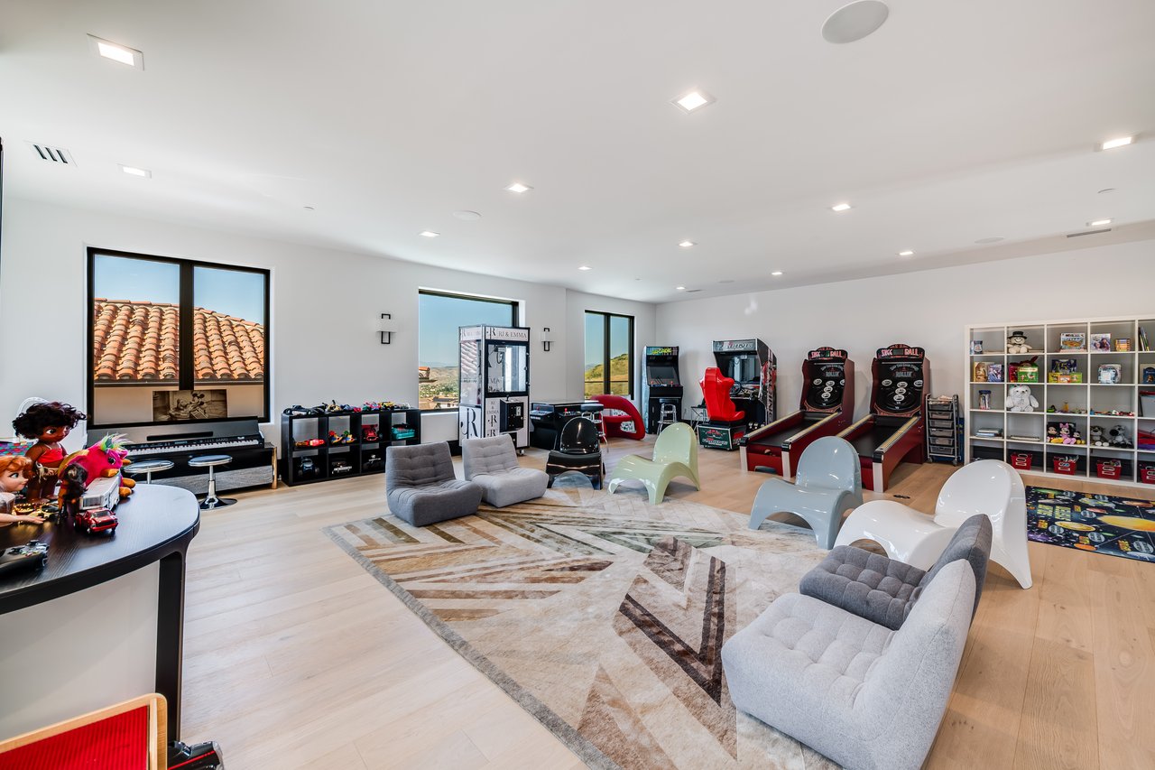 25201 Prado Del Misterio