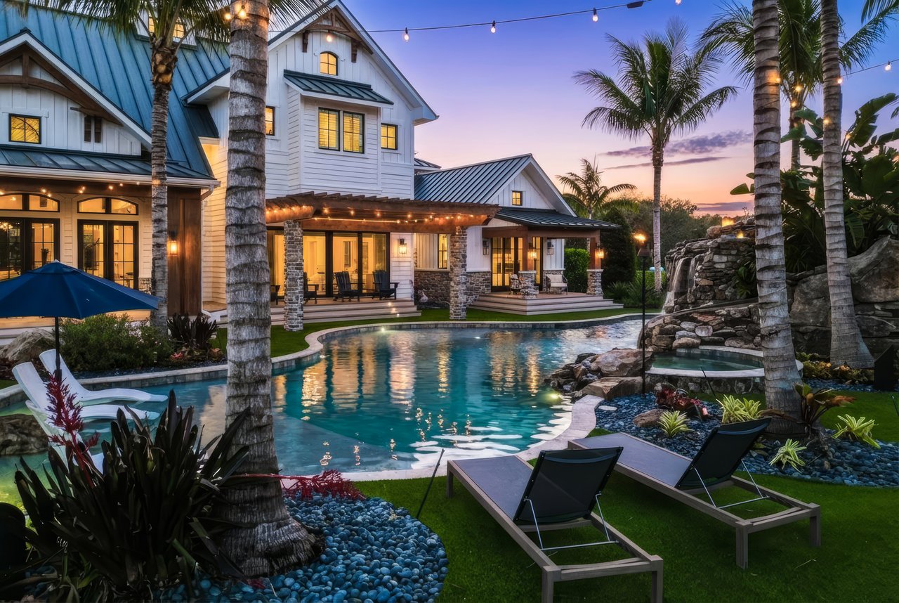 325 Cocohatchee BLVD