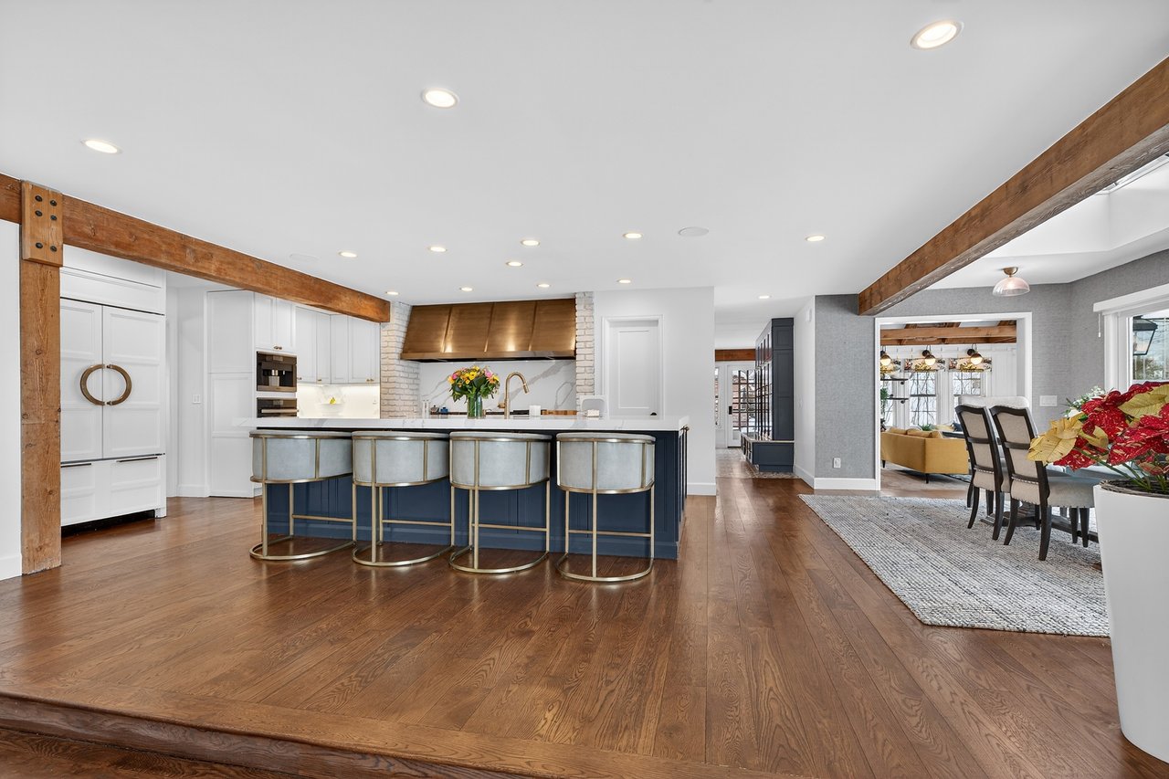 Stunning Home On The Rolling Hills Golf Course