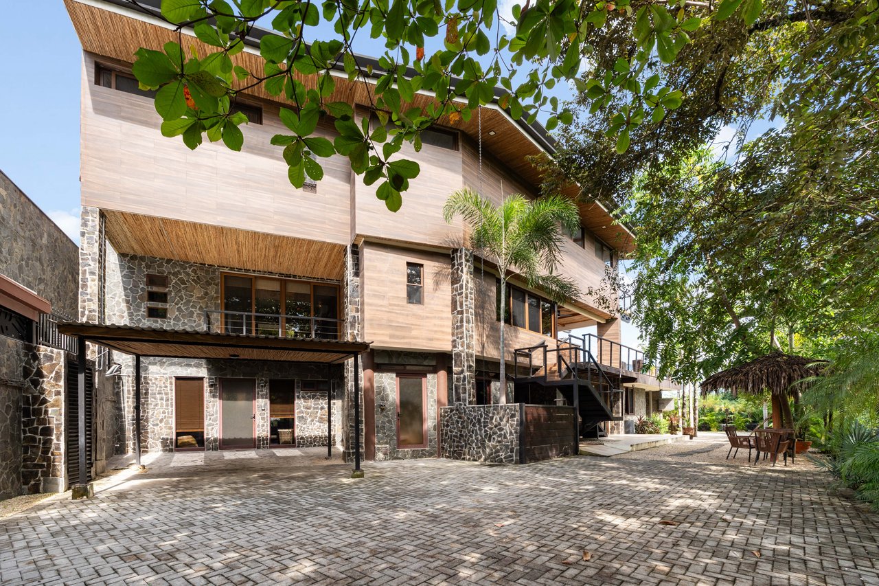 The Sanctuary | Breathtaking Oceanfront Luxury Gem