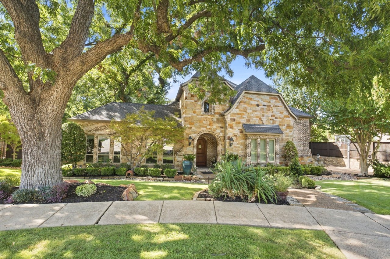 1700 Surrey Lane