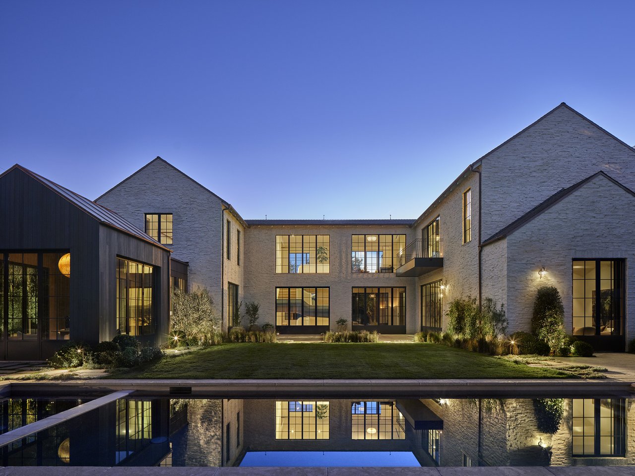 694 N Tigertail Rd, brentwood