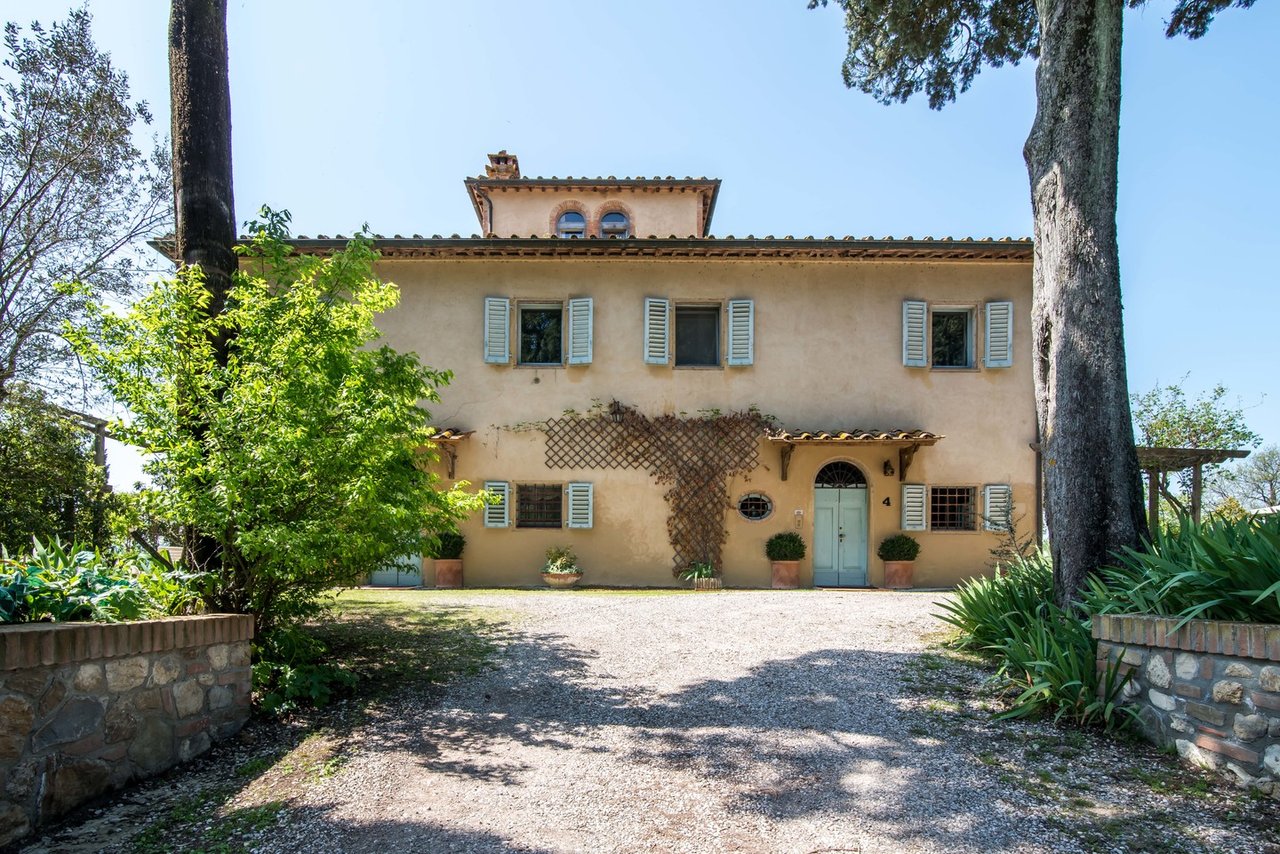 Charismatic B&B in Rolling Hills of San Gimignano