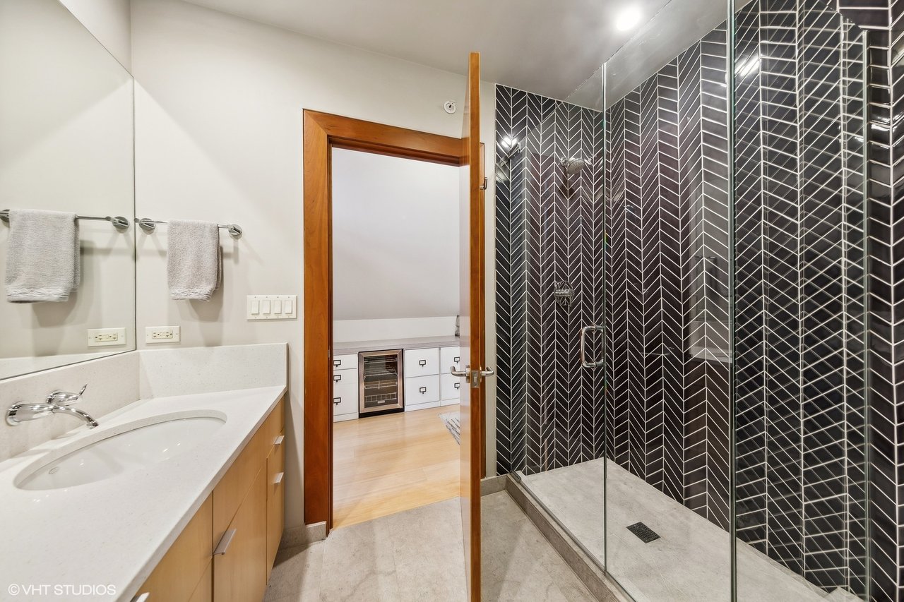 1841 N Orleans St, Chicago, IL 60614