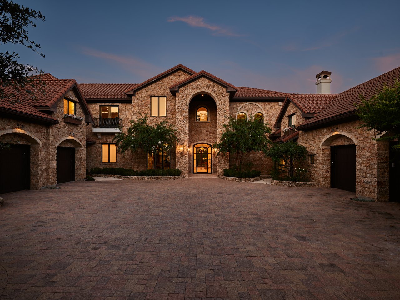 305 Marly Way 