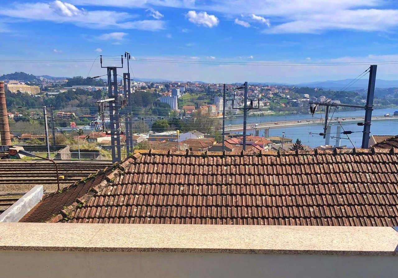 Stunning Renovated Duplex with Douro River Views