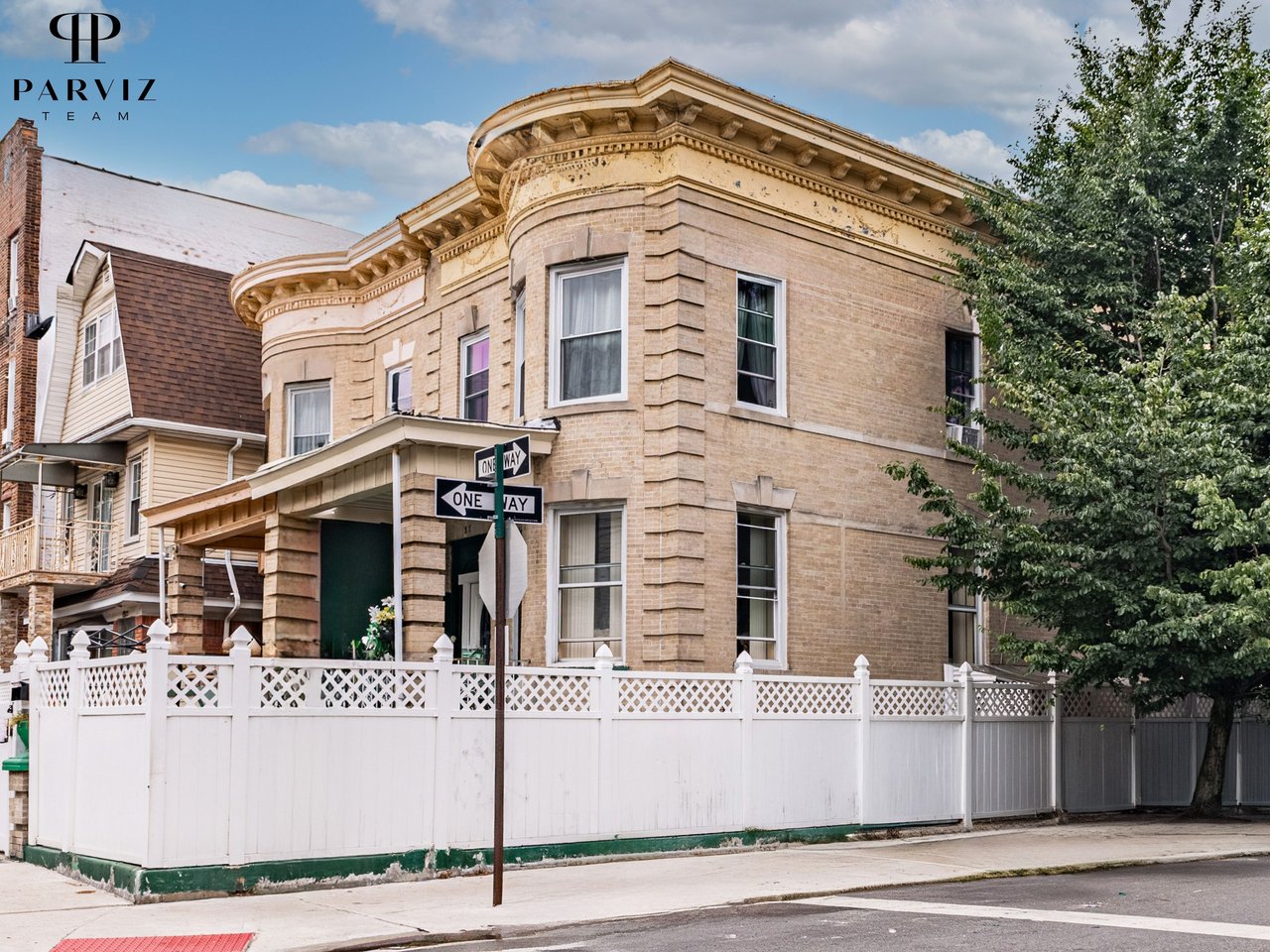 The Parviz Team at Compass, led by Associate Real Estate Broker Parviz Latipzoda, helping homeowners sell homes in Flatbush, Brooklyn.