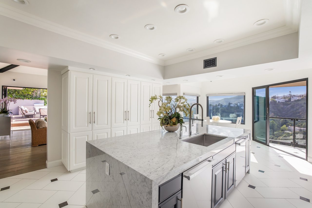 1111 Somera Rd