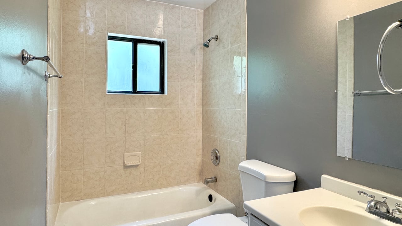 Lake Baldwin Area Townhouse with Private Garden Patio