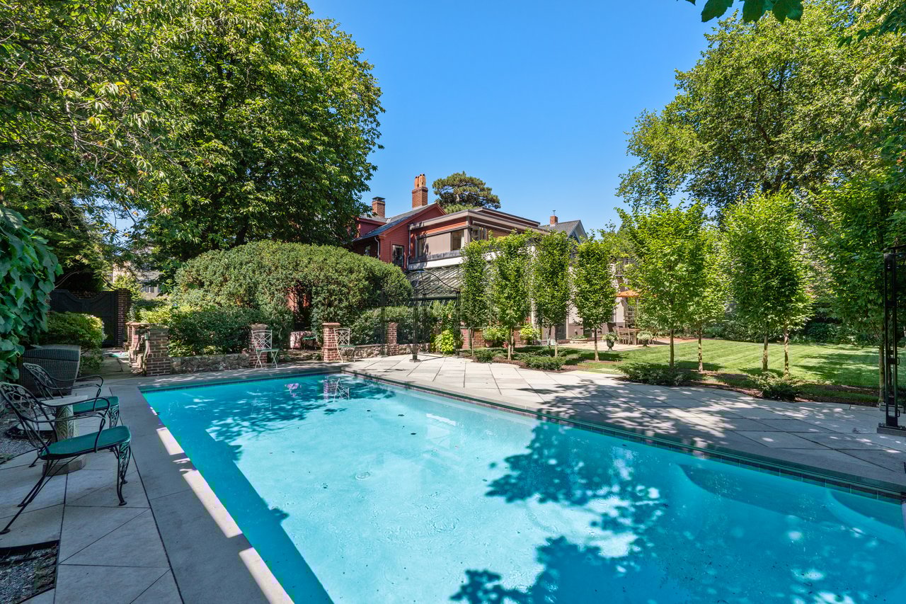  18 Ash Street, Cambridge, MA 02138