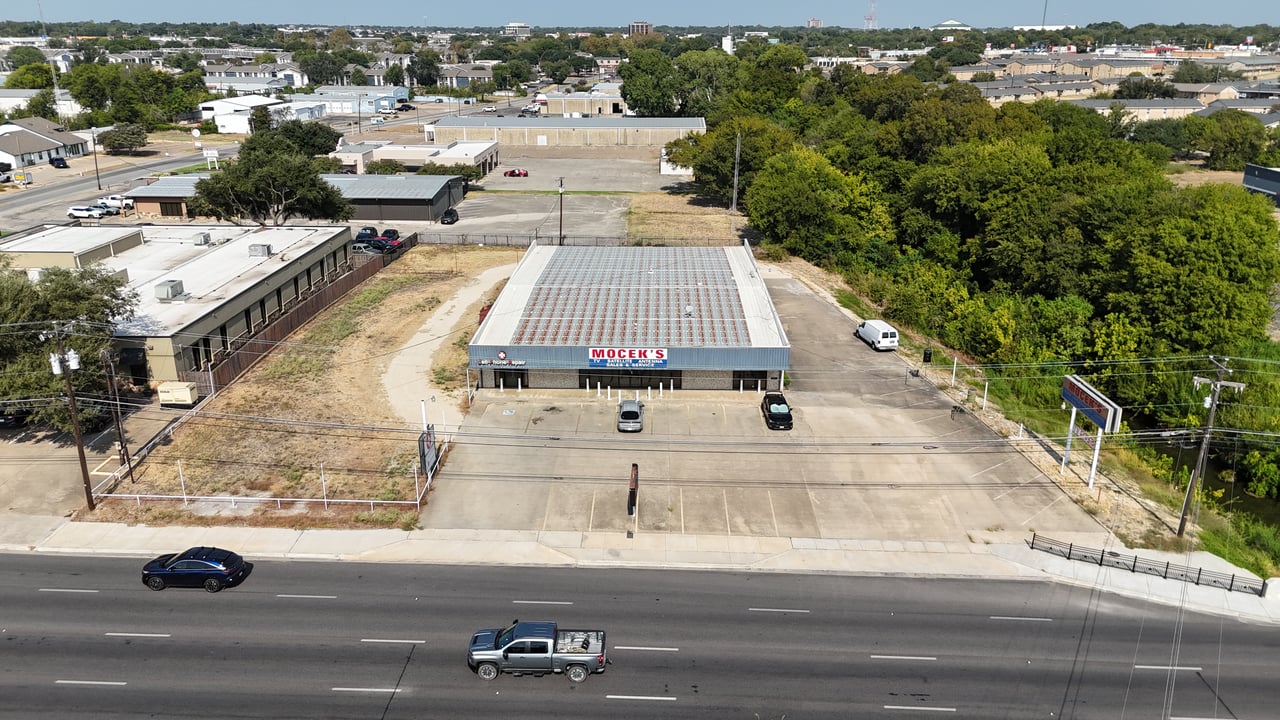 4601 W Waco Dr