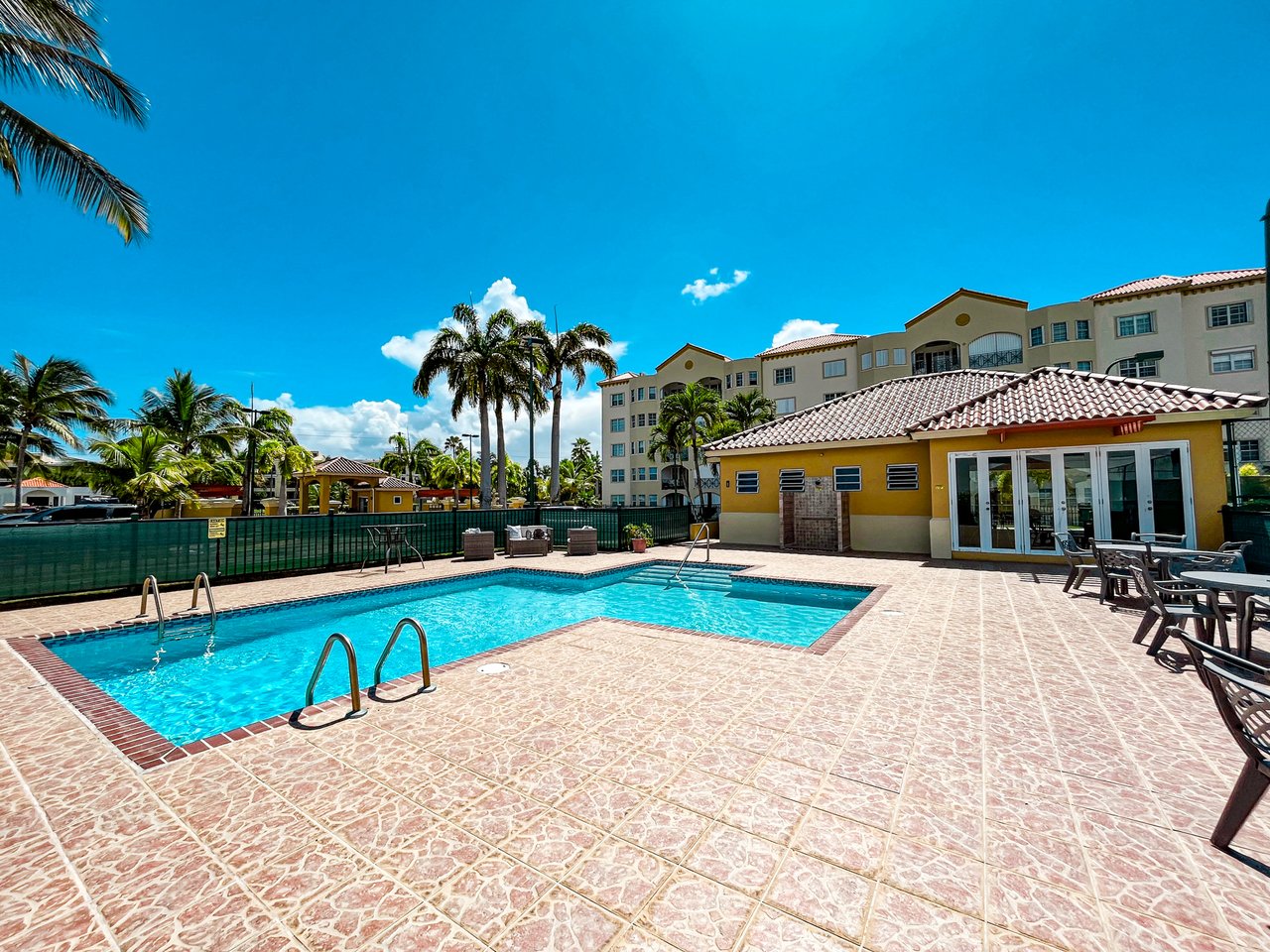 Royal Palm B-502