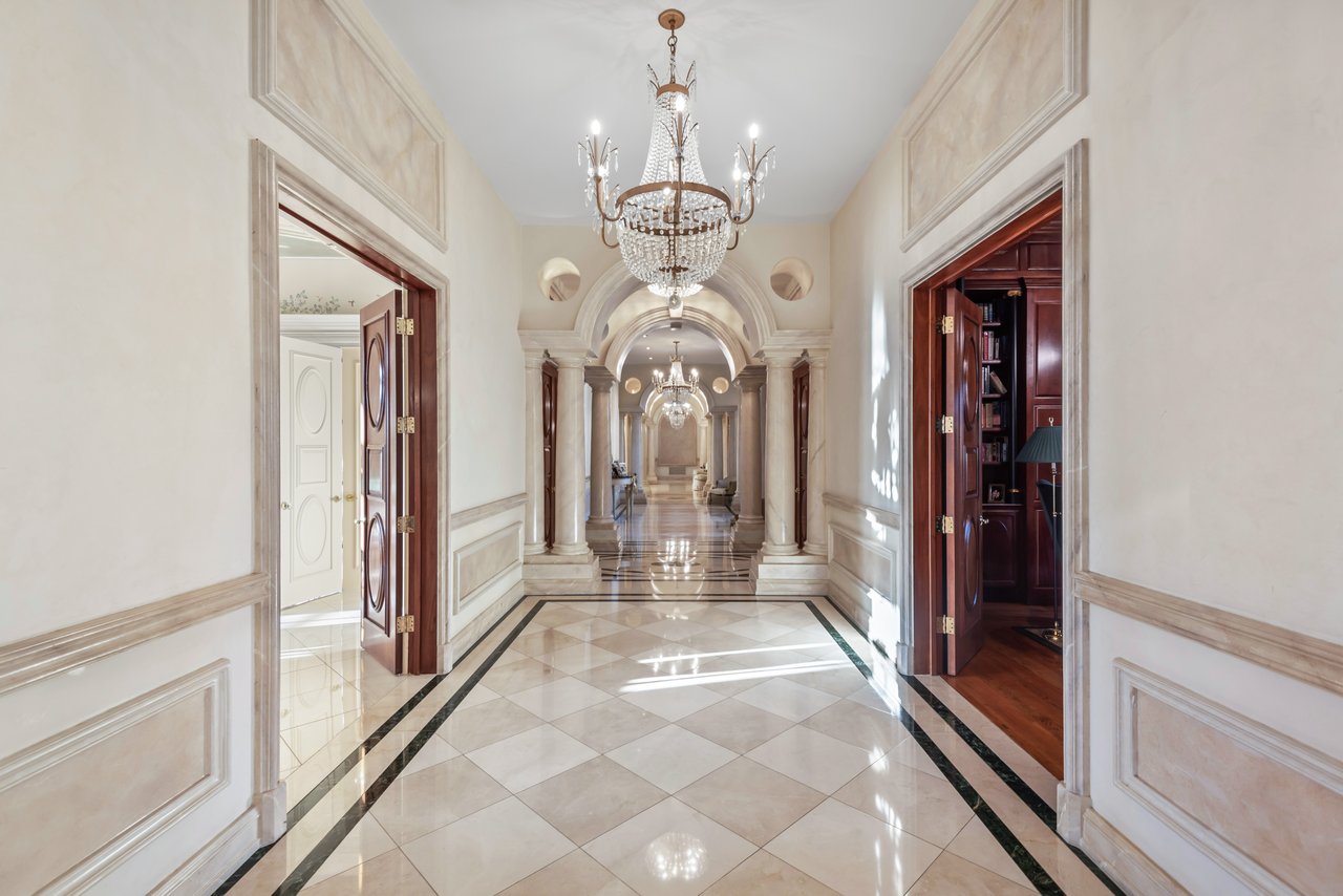 996 Vista Ridge Lane