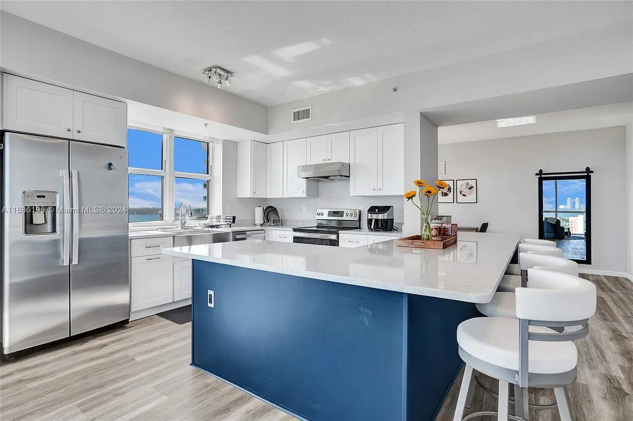 7900 Harbor Island Dr APT 1113
