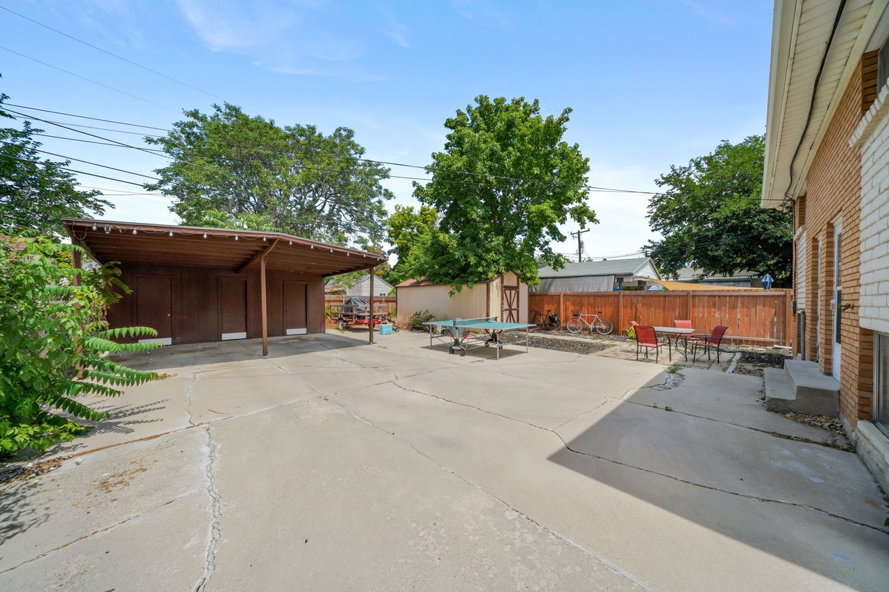 363 E Downington Ave