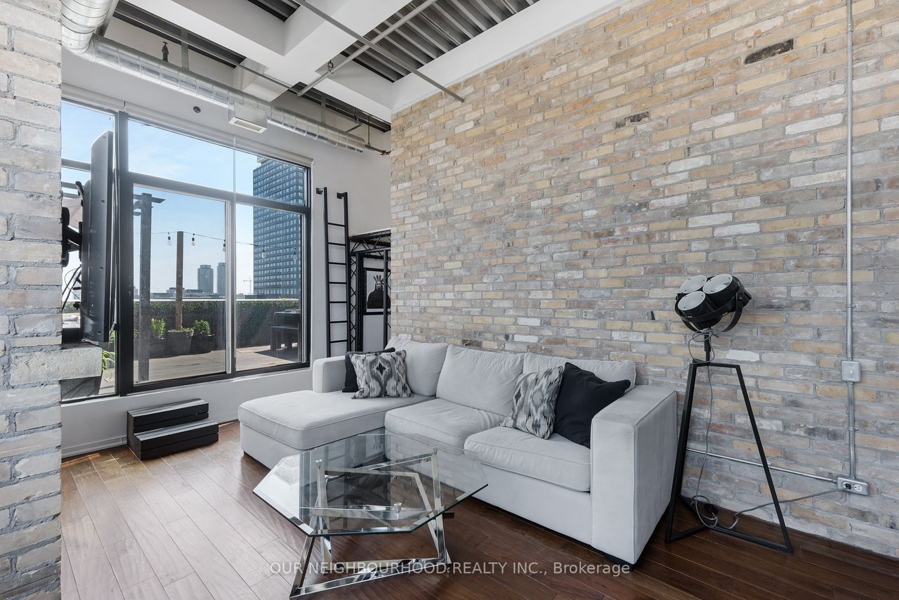Regent Park Penthouse 