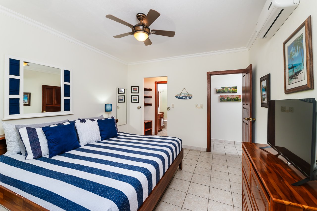 Pacific Beach 4 | Adorable 2 Bedroom 2 Bathroom Beachfront Condo in Playa Potrero!