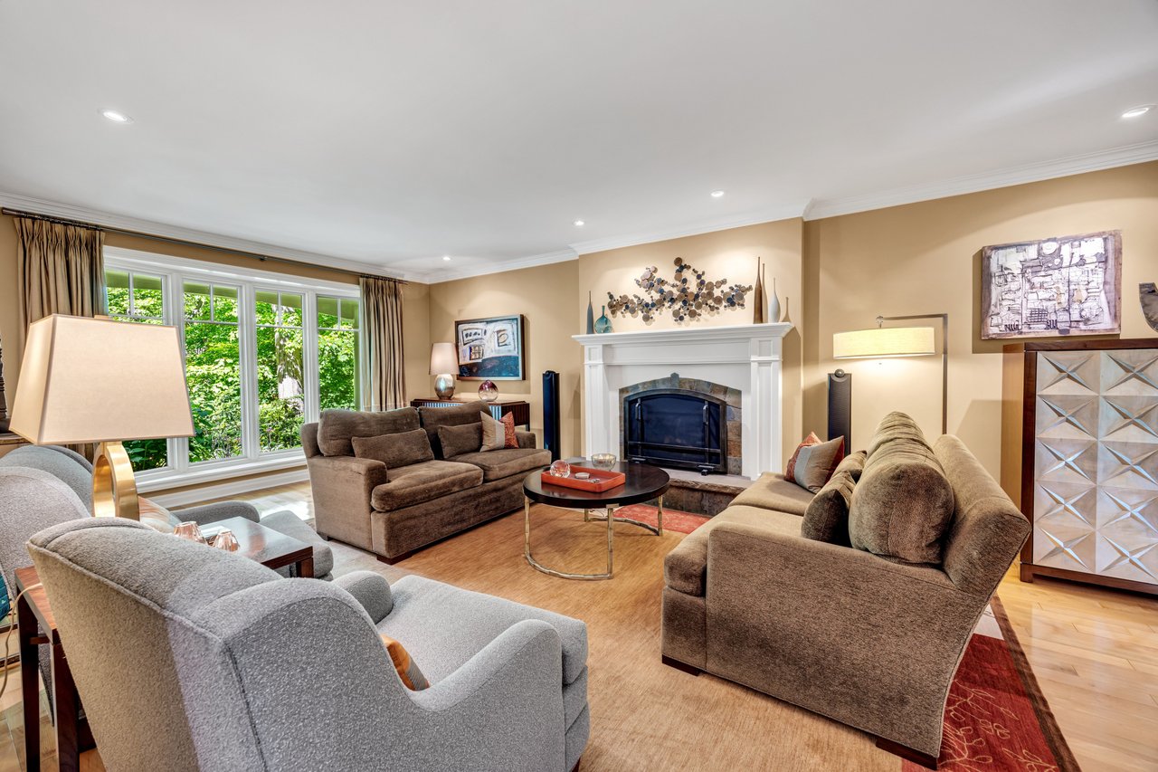 1346 Whiteoaks Avenue, Mississauga