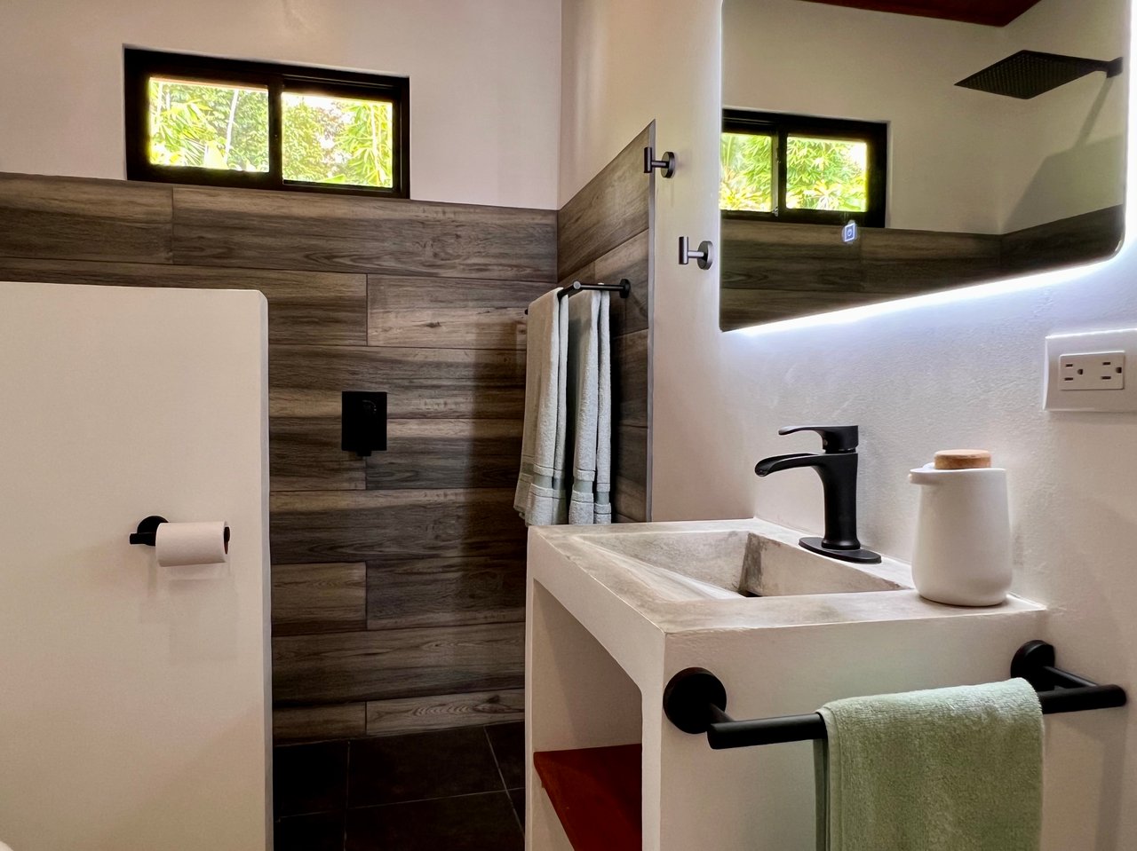 Modern Home in a Private Paradise in Tres Rios