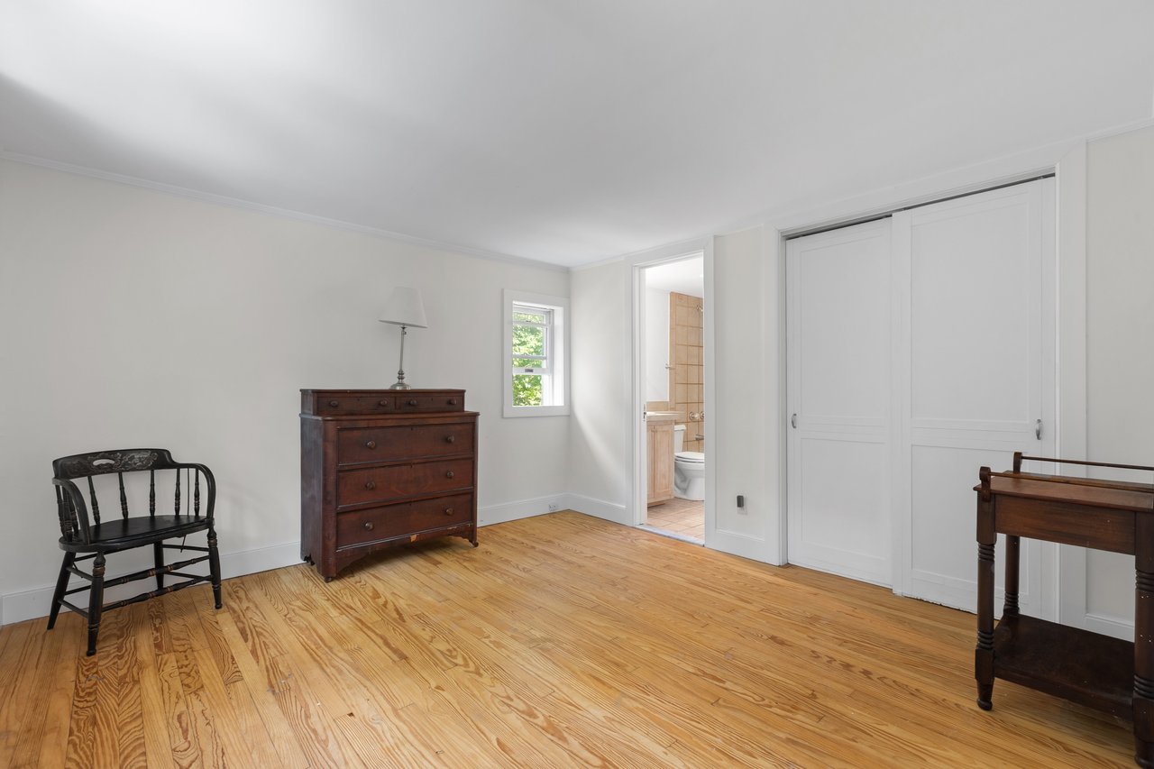 65 Laurelton Road