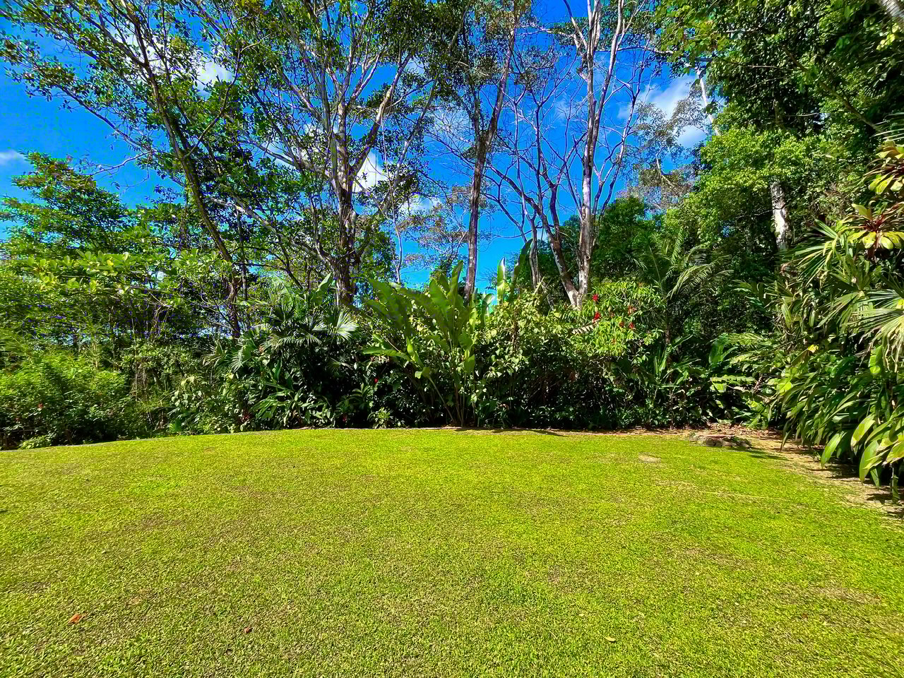 2.35 ACRES- 2 Bedroom Colorful Jungle Home With Ocean Views, Privacy, Room To Build More, Only 10 Min To Dominical!!!