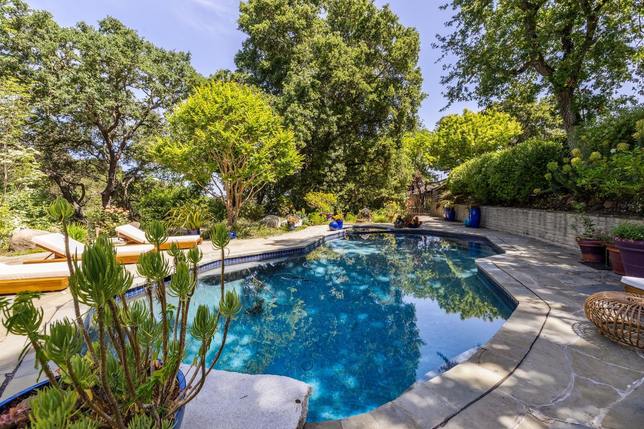 138 Bolivar LN