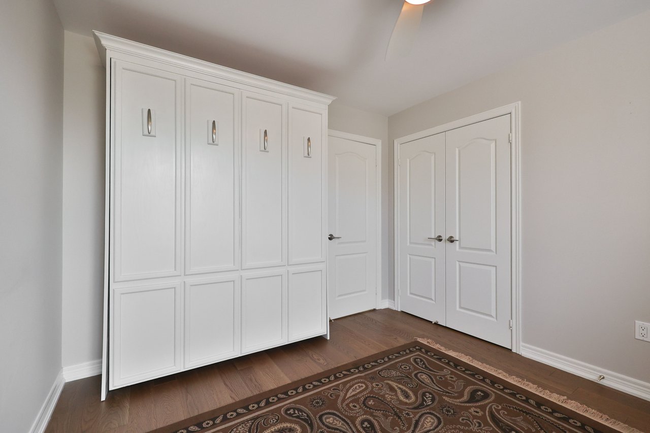 34-2400 Neyagawa Boulevard, Oakville