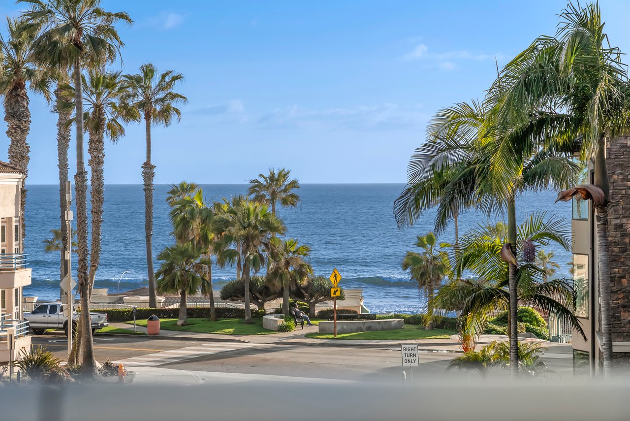 OCEANSIDE BEACH HOUSE